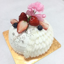 ５月８日は母の日 カーネーションケーキご予約受付中 お知らせ 名古屋市中川区の洋菓子 ケーキ屋さん お菓子の店 モンボワ Mont Bois