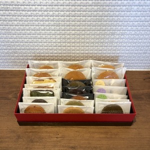 モンボワBOX B ￥4,000(￥4,320)